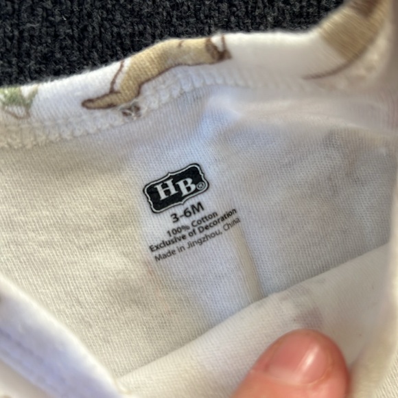 Lot of 5- Christmas long sleeve onesies - Picture 7 of 10